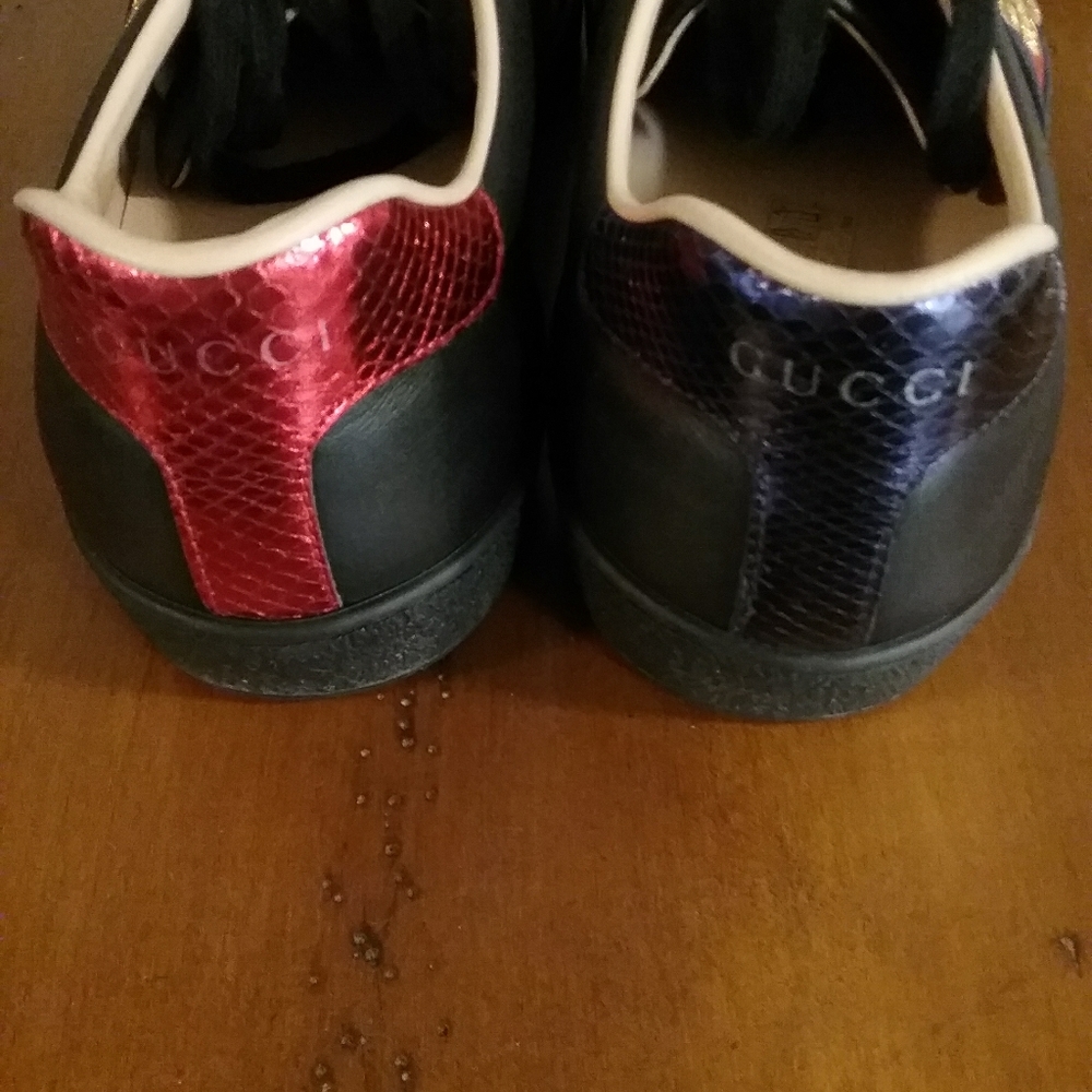 Authentic Gucci Men's Ace Bee Sneakers - Picture 2 of 6